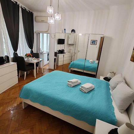 Studio Ultracentral Universitatea Бухарест Экстерьер фото