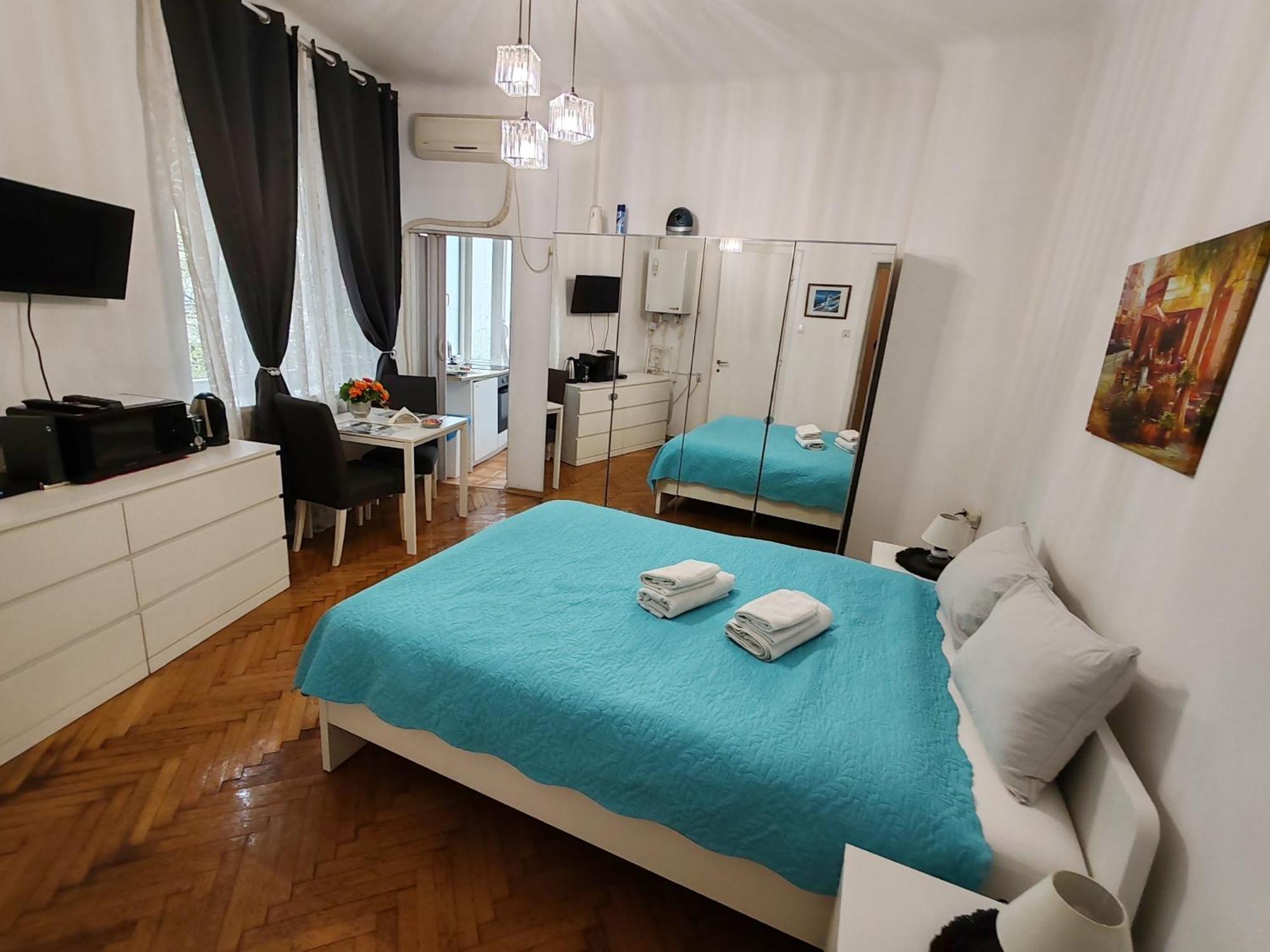 Studio Ultracentral Universitatea Бухарест Экстерьер фото